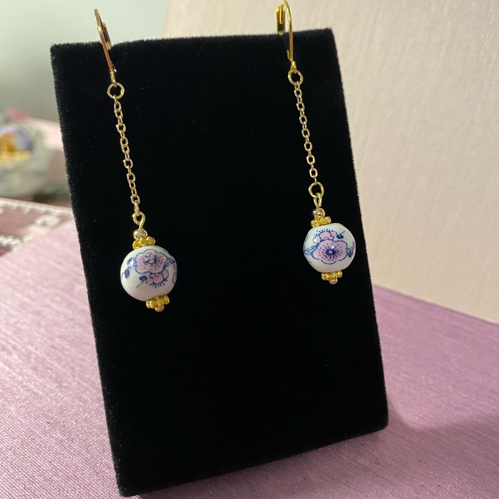 Elegant Gold and White Floral Earrings